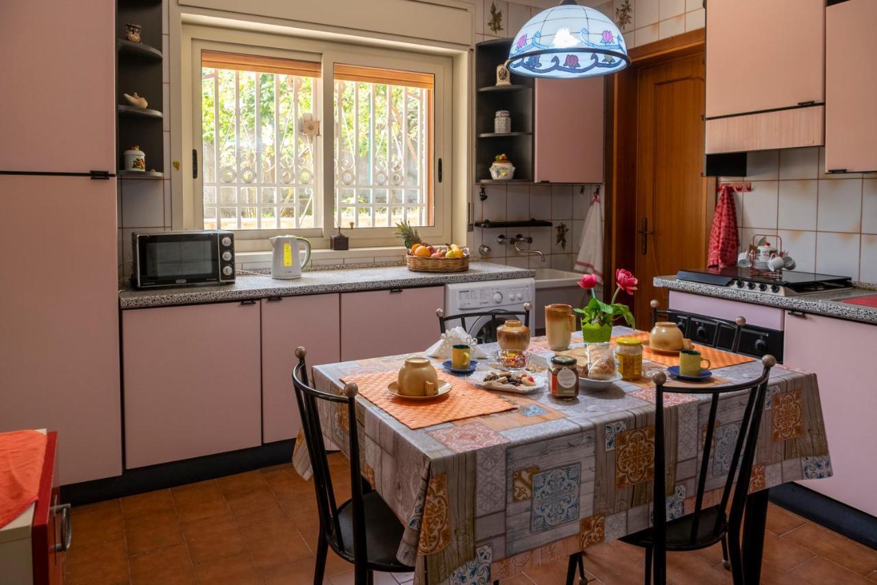 Casa Vacanze Gioia Трекастаньи Экстерьер фото